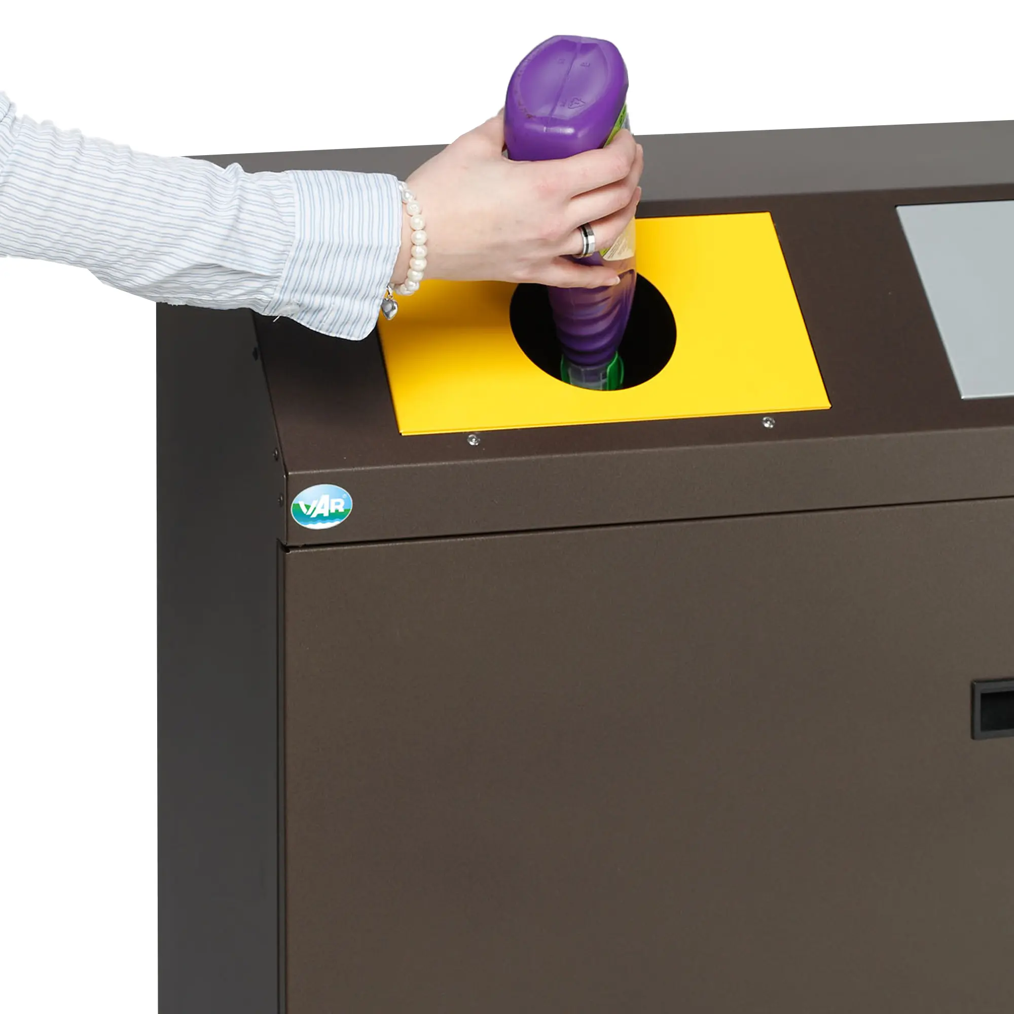 VAR Wertstoffsammelstation WS 97, 3 x 80 Liter von VAR, braune Mülltrennstation aus Stahlblech mit gelber Einwurfklappe für Wertstoffe, Art.-Nr. WS 97