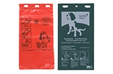 Hunde-Kotbeutel Doggy Bag, rote und grüne Beutel mit Tragegriffen und Aufdrucken für hygienische Hundekot-Entsorgung, Art.-Nr. 12225