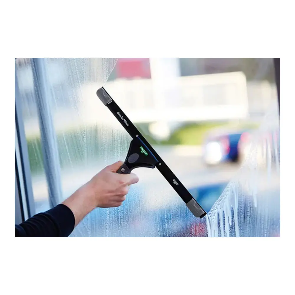 Unger ErgoTec Ninja Advanced Set 4in1 Glasreinigungsset, 4-teilig von Unger mit ergonomischem Fensterwischer für professionelle, streifenfreie Glasreinigung