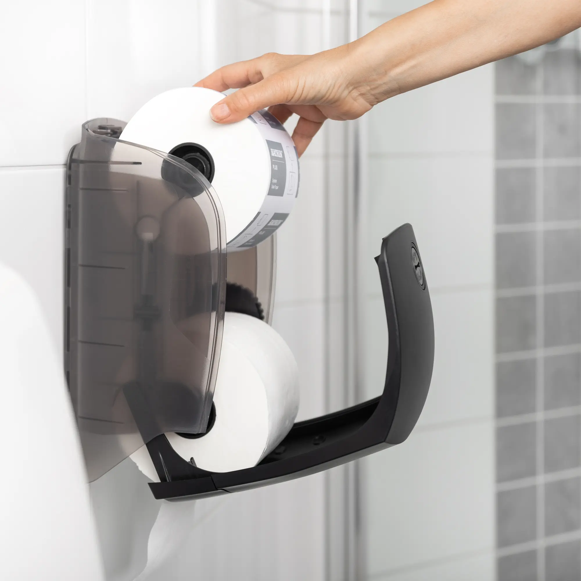 Katrin System-Toilettenpapierspender schwarz von Katrin, Inclusive System-Doppelrollen-Spender zum einfachen Nachfüllen, Art.-Nr. 104605