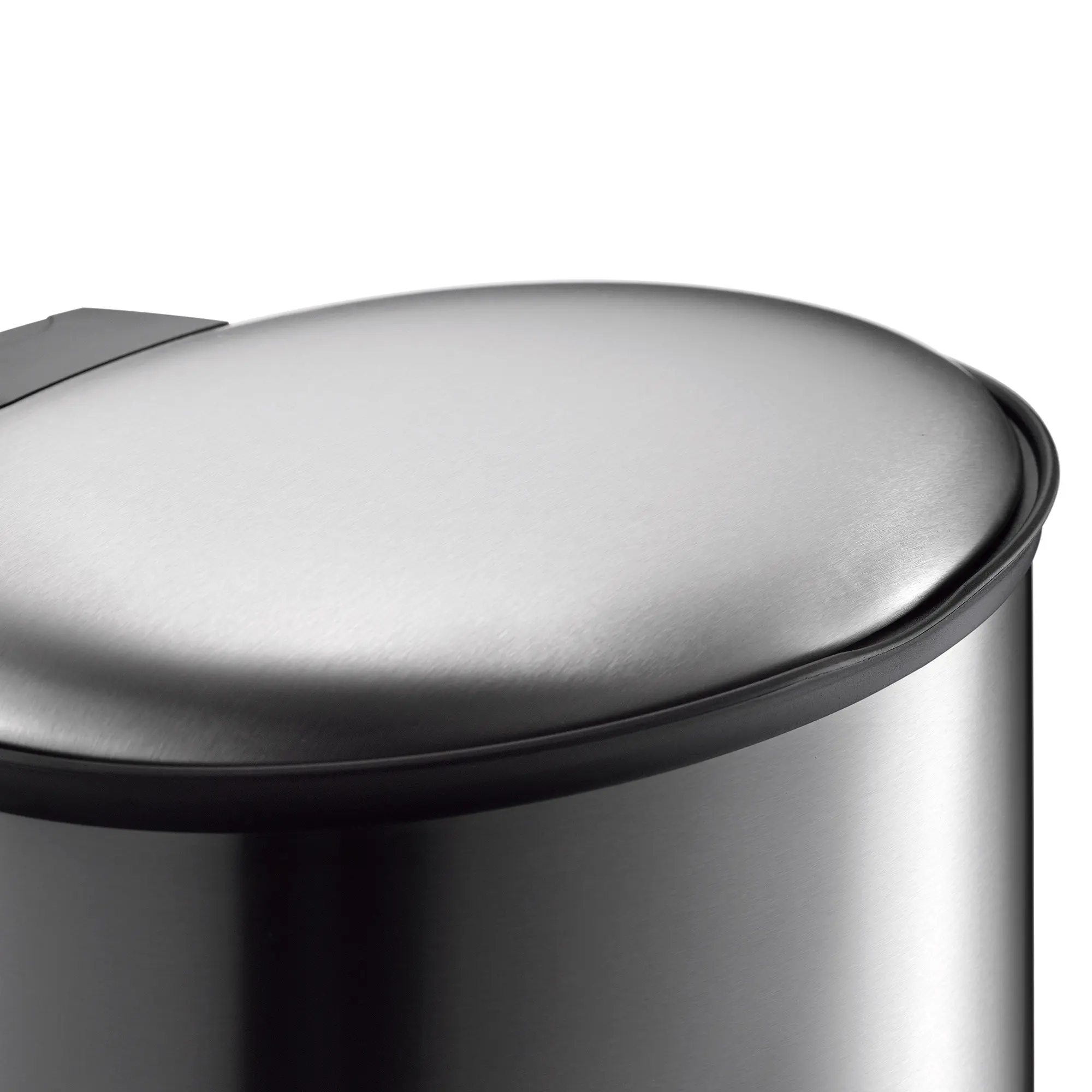 EKO Ellipse Tretmülleimer 30 Liter aus mattem Edelstahl mit ellipsenförmigem Korpus, Soft-Close-Deckel und Anti-Fingerabdruckbeschichtung, Hersteller EKO