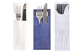 Bestecktaschen weiß und blau mit eingelegtem Messer, Gabel und Serviette, ideal für Gastronomie, Catering und Events