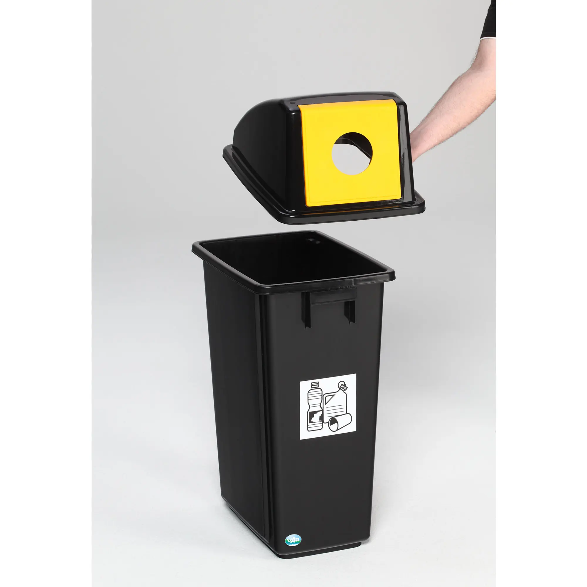 VAR Kunststoff-Wertstoffsammler 58 Liter aus Polypropylen, anthrazit, flüssigkeitsdicht mit gelber Einwurfklappe und Rundöffnung für PET-Flaschen und Wertstoffe