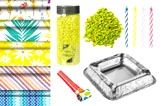 Party Deko Set bunt mit verschiedenem Geschenkpapier, bunten Kerzen, Papierstrohhalmen, gelben Zuckerstreuseln und eckigen Alu-Schalen für Geburtstage