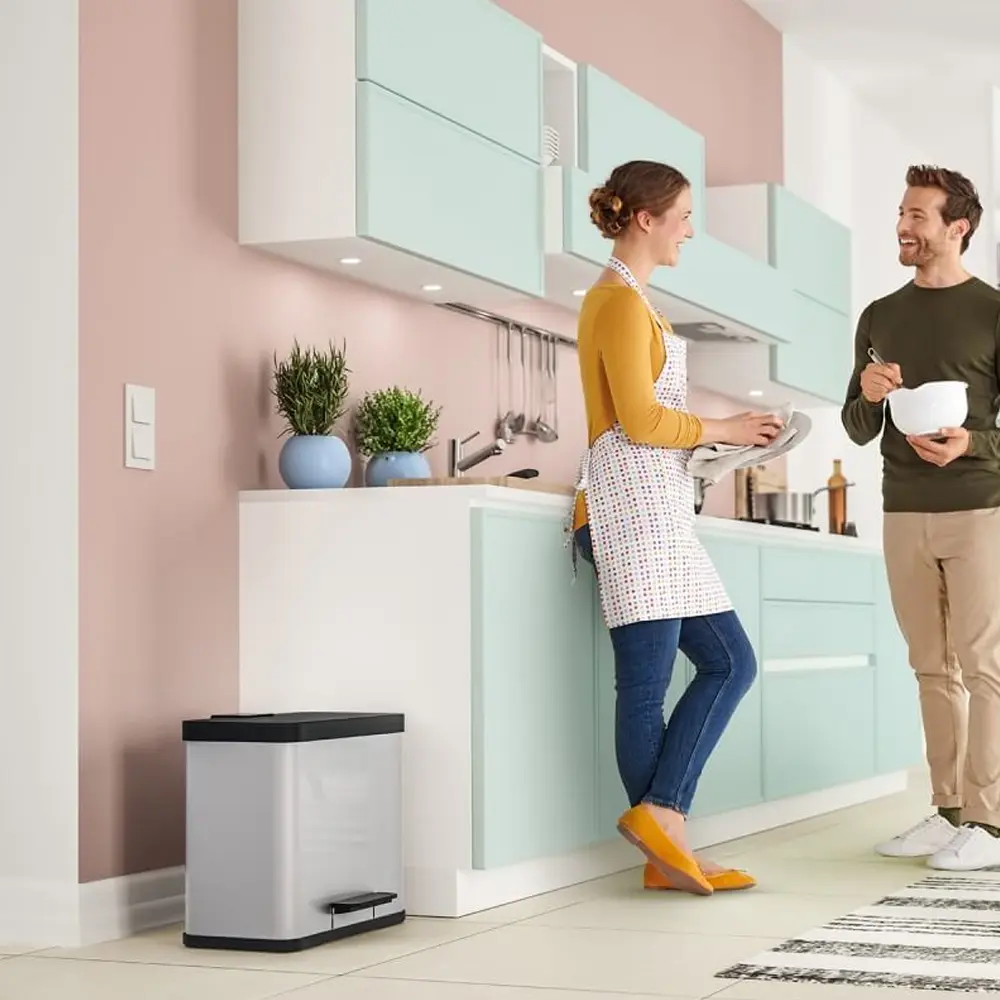 Hailo Öko trio Plus L 3x9 Liter Tretmülltrenner von Hailo mit drei Inneneimern und Soft-Close in moderner Familienküche