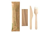 Holz-Besteckset 3-teilig, bestehend aus Messer, Gabel und Serviette in brauner Papierverpackung, kompostierbar, ideal für Take-away und Events, Art.-Nr. 102233
