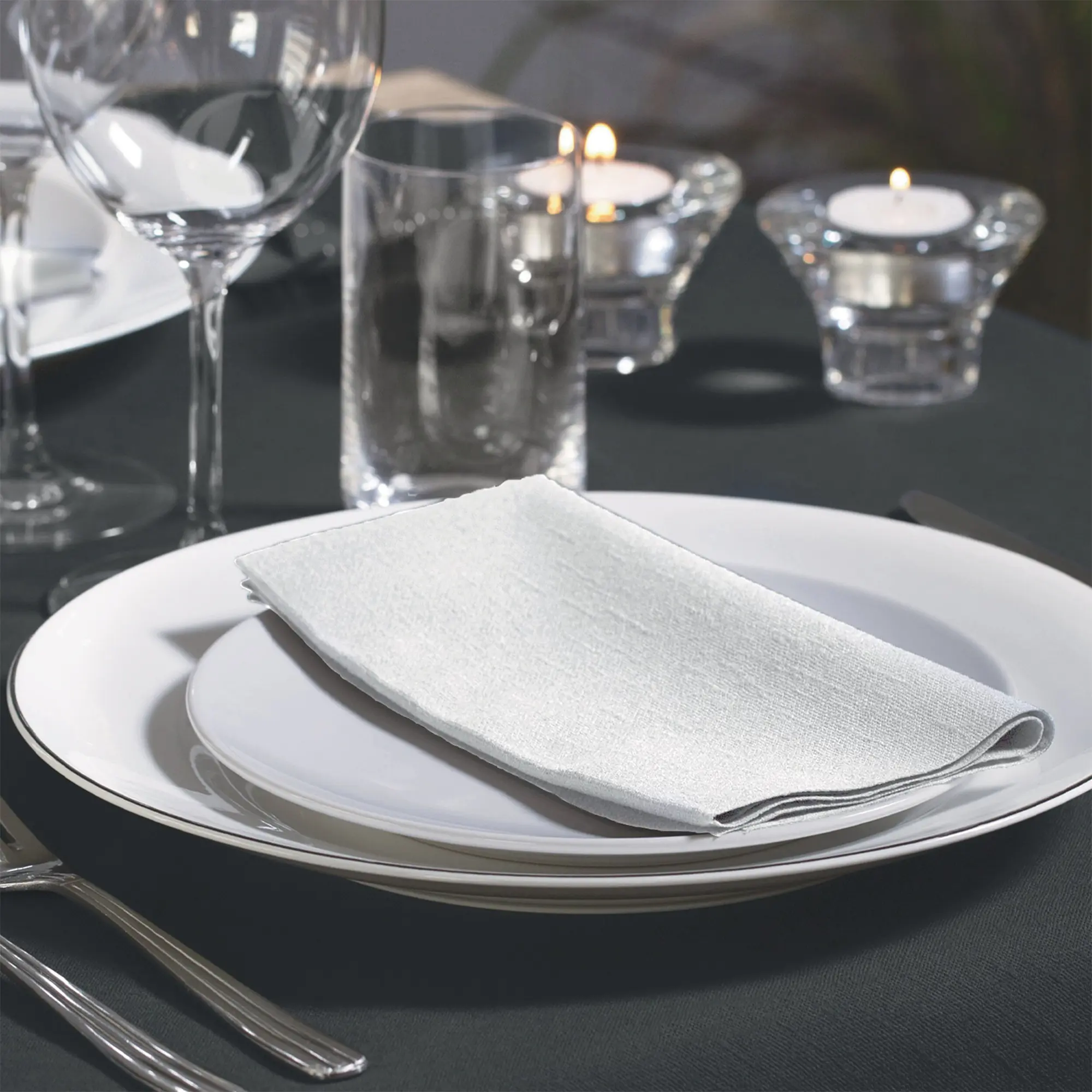 Tork 477579 Advanced Soft Dinnerserviette 1/8-Falz, 19,8 x 9,8 cm, 3-lg, weiß
