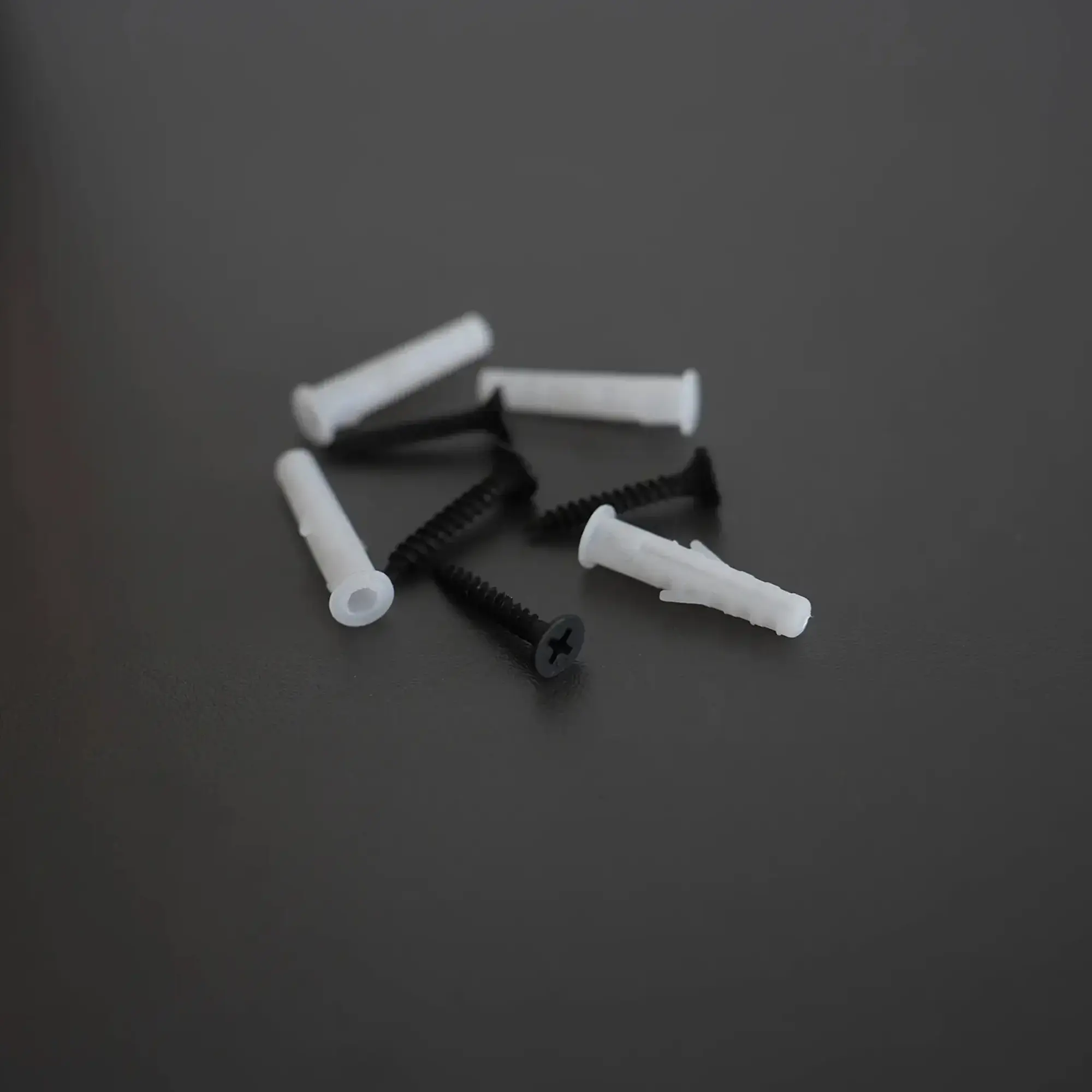 SEMYtop Schaumseifenspender 500 ml Kunststoff in Schwarz, manueller, frei nachfüllbarer Schaumseifenspender aus der Black & White Hygienespender-Linie