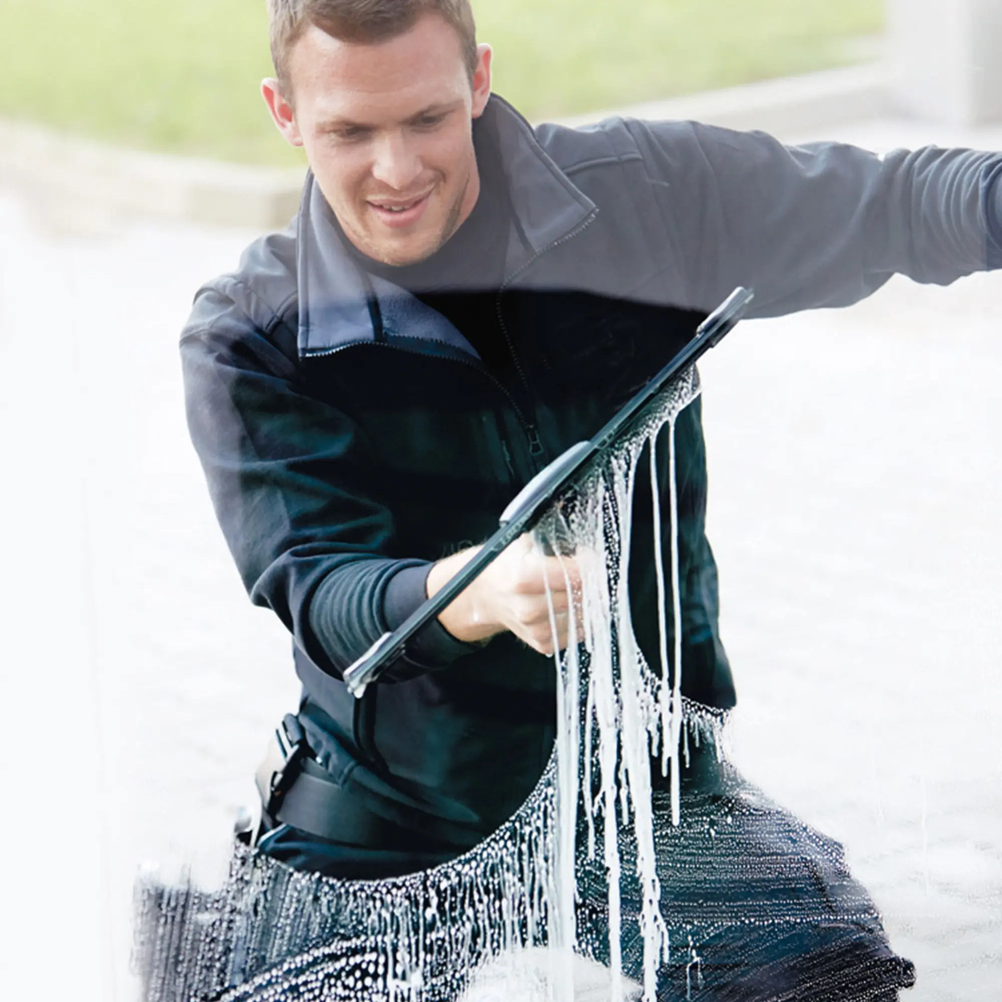 Unger ErgoTec Ninja Fensterwischer mit 40° Kopfneigung komplett von Unger, ergonomischer Profi-Fensterabzieher für Glasreinigung