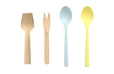 Bambus und Kunststoff Kinderbesteck Set, 4-teilig mit Spatel, Gabel, blauem und gelbem Löffel, farbenfrohes Besteck für Kinder, Art.-Nr. 001