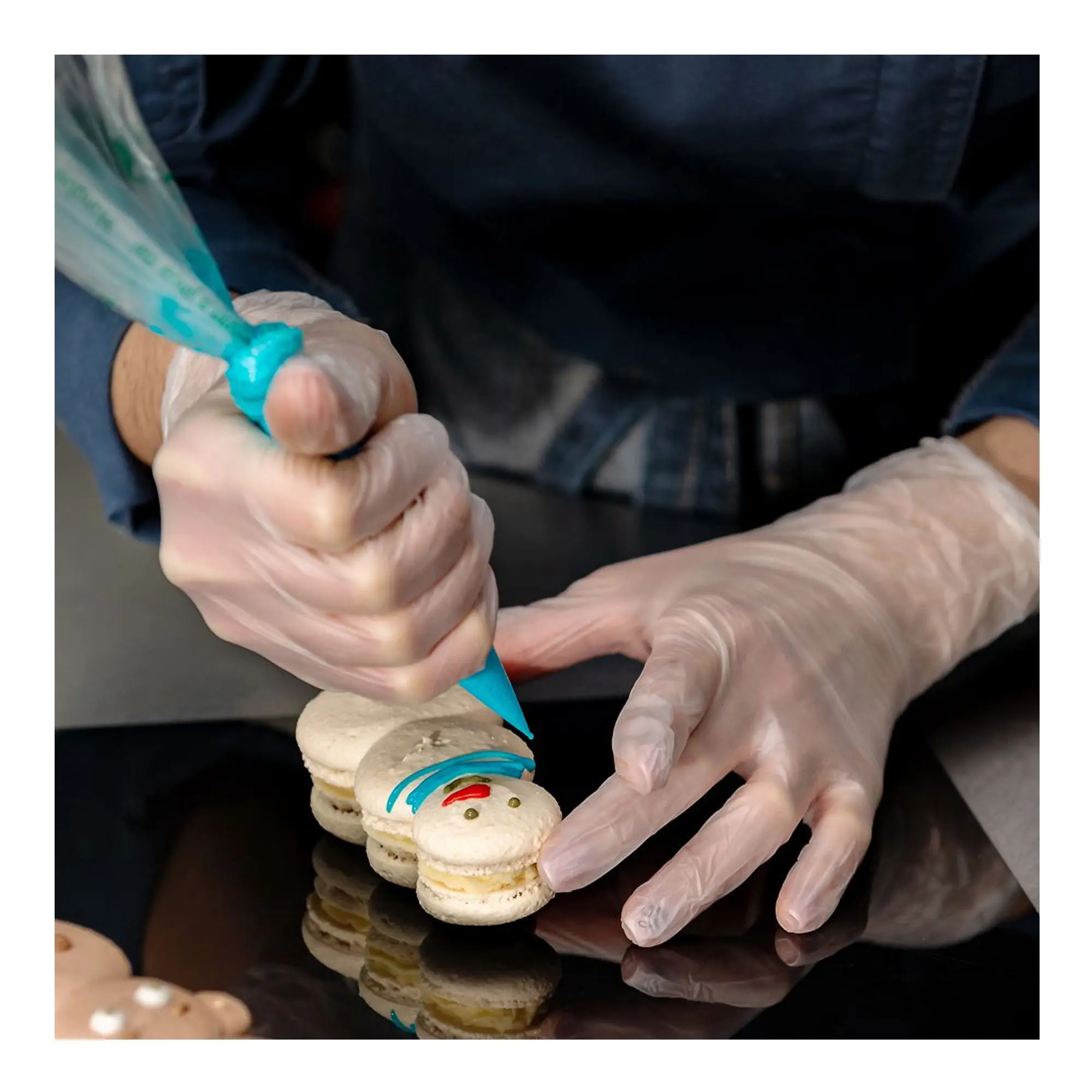 Hygonorm Classic Light Vinylhandschuhe transparent gepudert, latexfreie Einmalhandschuhe beim hygienischen Dekorieren von Gebäck in der Gastronomie, VE 1000 Stück