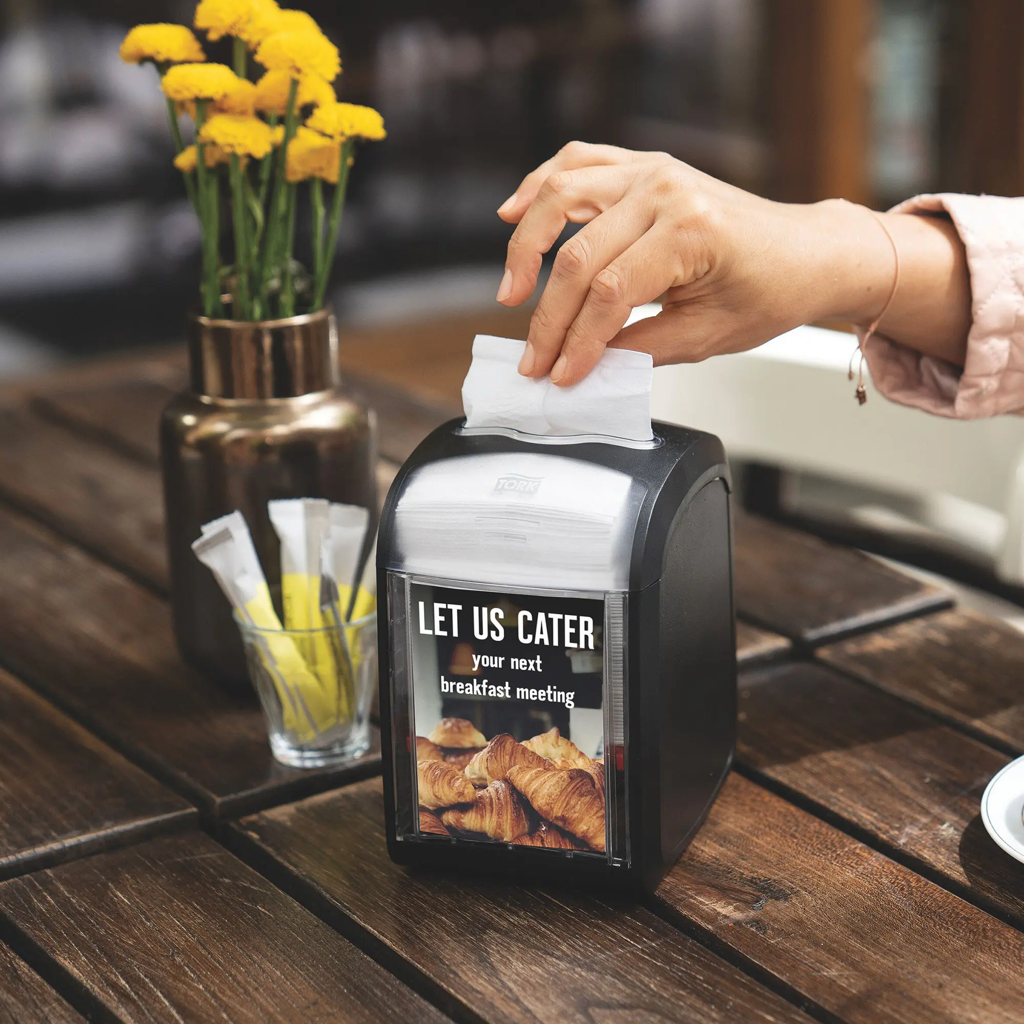 Tork 15830 Advanced Xpressnap Fit Spenderserviette N14 Multifold Z, 10,7 x 8,3 cm, 2-lg, weiß