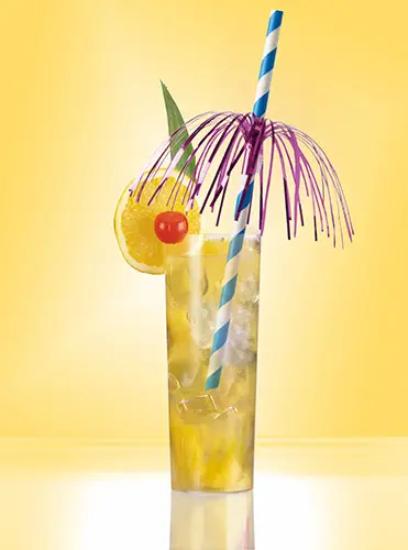 PAPSTAR Trinkhalme, Papier Ø 6 mm, 20 cm blau/weiß "Fireworks" in Cocktailglas mit Eis, Orangenscheibe, Kirsche und Deko für nachhaltige Party
