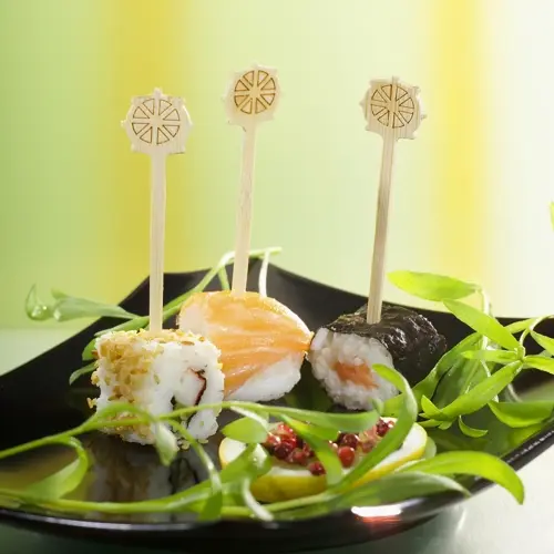 PAPSTAR Fingerfood - Picker 9 cm "Steuerrad" aus Bambus, dekorative Spieße für Sushi, Buffet und Partyhäppchen, 1200 Stück im Karton